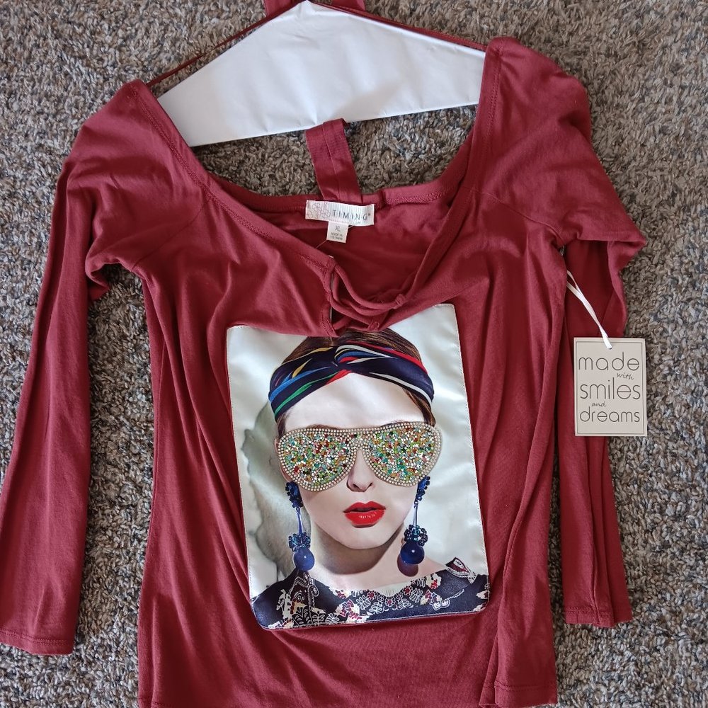 Pictured blouse